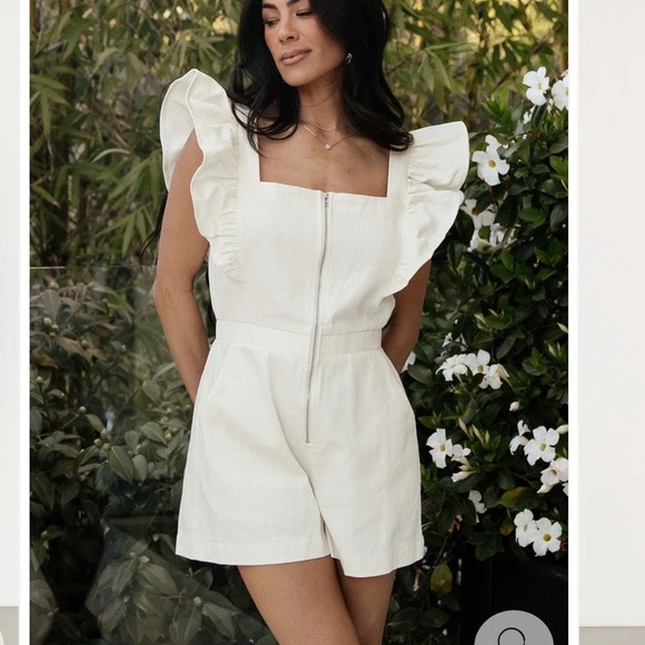 New Baltic Born Women’s Size XL Montgomery Denim Ivory Jean Romper Zip Flutter - Picture 1 of 5